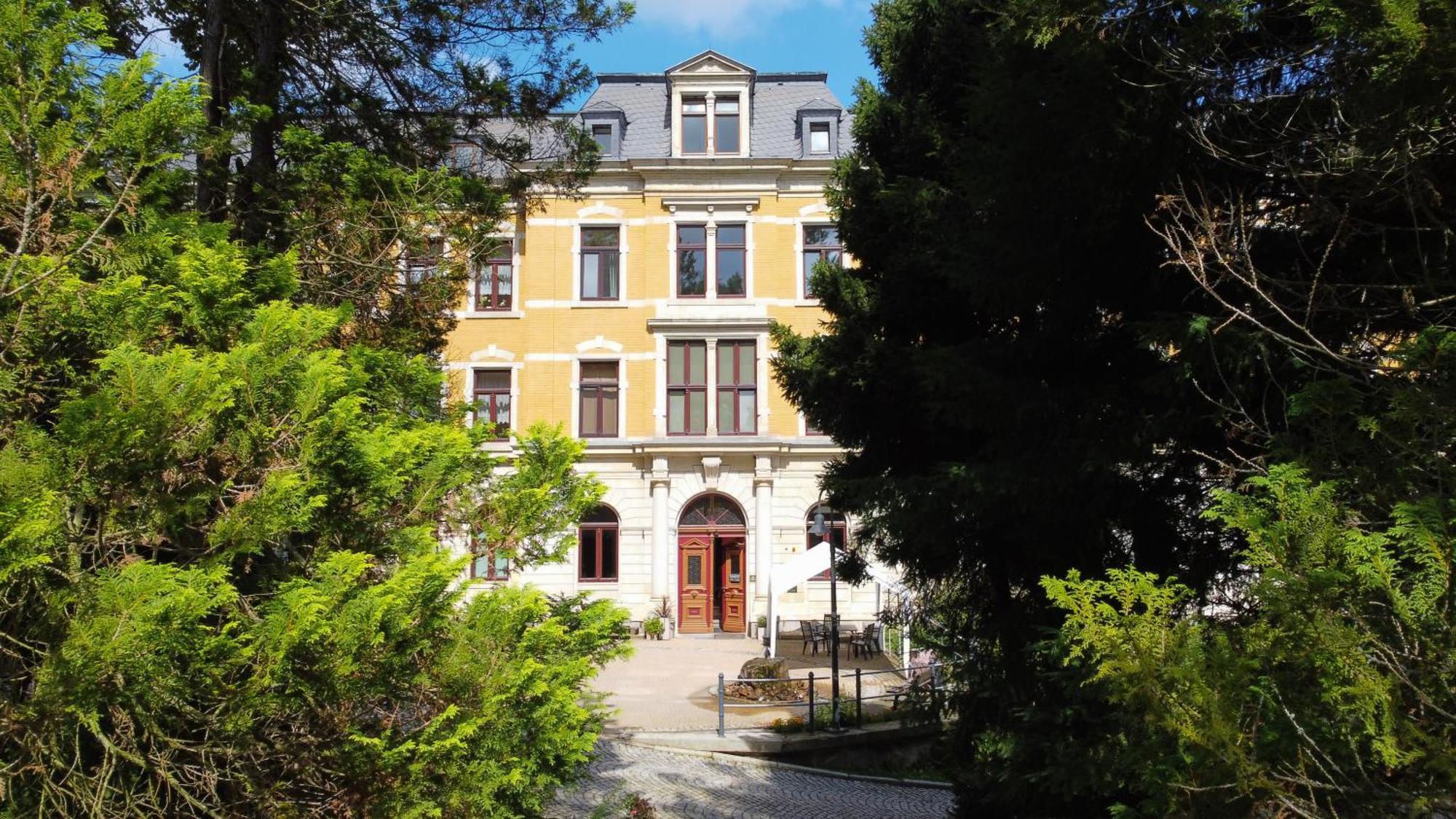 Saechsisches Gemeinschafts-Diakonissenhaus Zion E. V. Aue  Luaran gambar